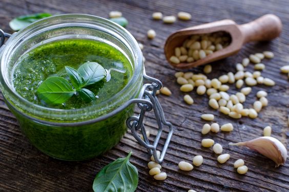 سس پستو با خردکن مولینکس سس پستو با خردکن مولینکس