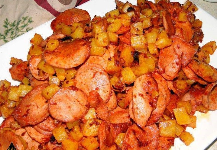 سوسیس بندری با غذاساز مولینکس سوسیس بندری با غذاساز مولینکس