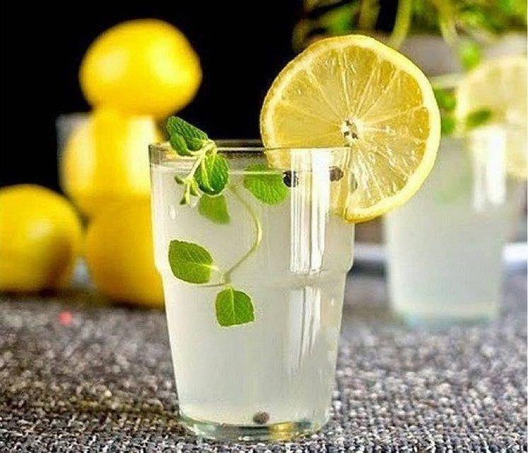 نوشیدنی گلو درد نوشیدنی گلو درد