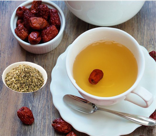 دمنوش آویشن، شیرین بیان و عناب با چای ساز تک الکتریک دمنوش آویشن، شیرین بیان و عناب با چای ساز تک الکتریک