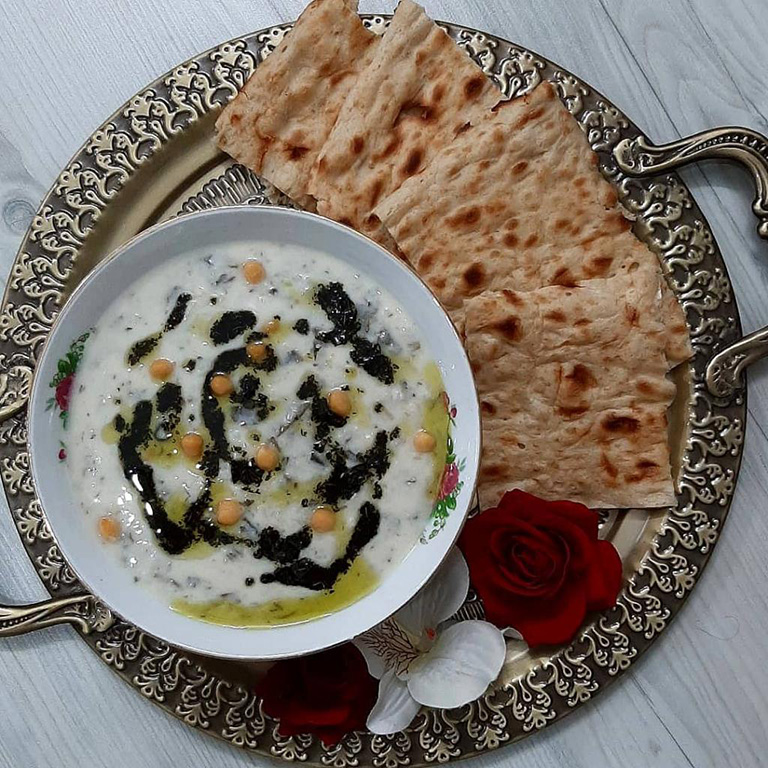 آش دوغ اردبیل با همزن تک الکتریک آش دوغ اردبیل با همزن تک الکتریک