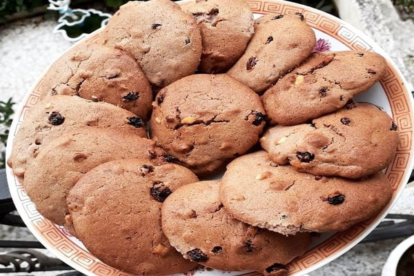 کوکی لاهیجان با همزن تک الکتریک کوکی لاهیجان با همزن تک الکتریک