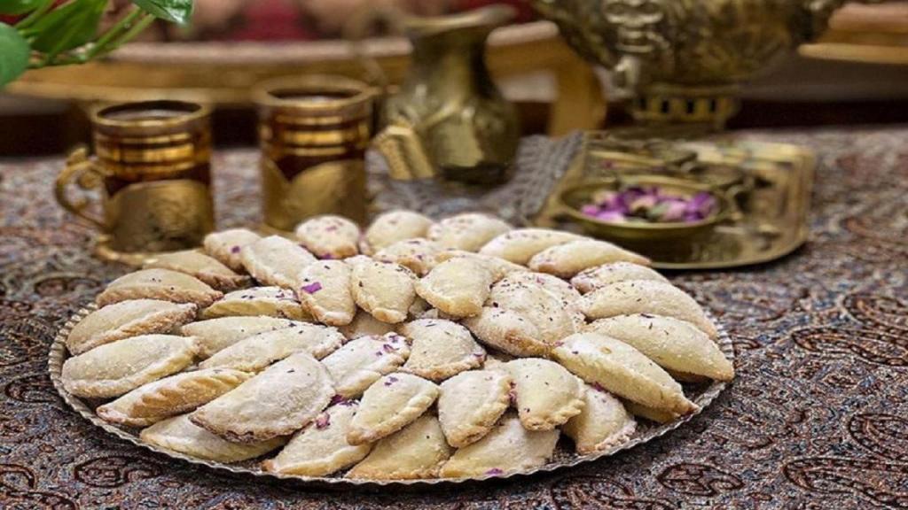 طرز تهیه قطاب یزدی خانگی با همزن مولینکس طرز تهیه قطاب یزدی خانگی با همزن مولینکس