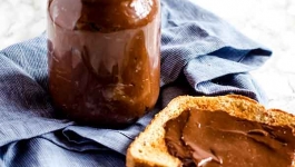 نوتلای بدون شکر به همراه روغن کنجد با آسیاب مولینکس 