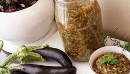 ترشی نازخاتون خانگی با گوشت کوب برقی مولینکس 