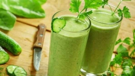 آبمیوه سبز با آبمیوه گیری مولینکس